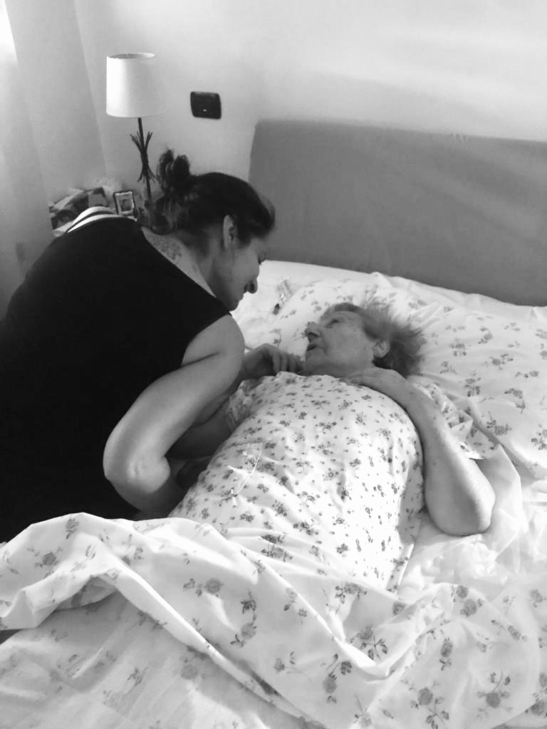 Accompagnamento ai piedi del letto